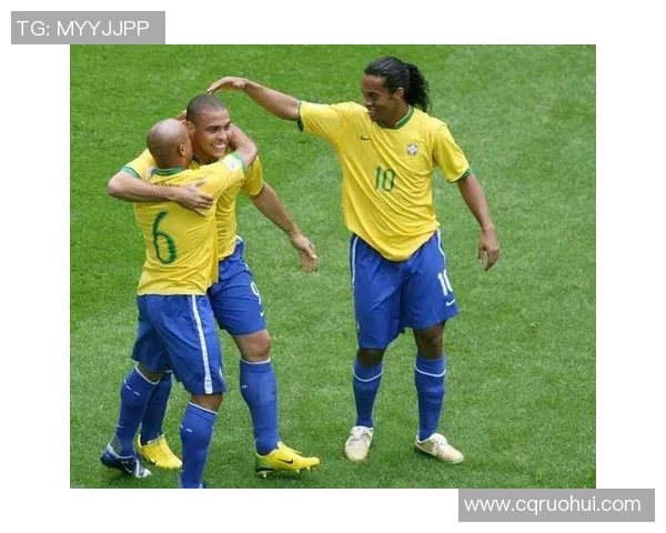 足球明星齐聚一堂共庆球王传奇瞬间的纪念图片展览