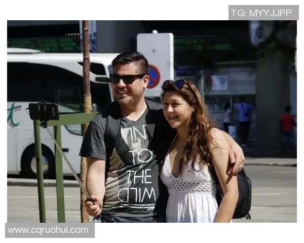 西班牙足球明星太太们的风采与生活揭秘