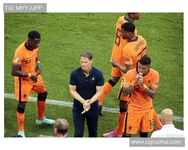 足球明星佩戴护腕的时尚潮流与运动表现的完美结合探讨